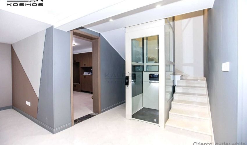 kalea_lift_middle_of_stair01