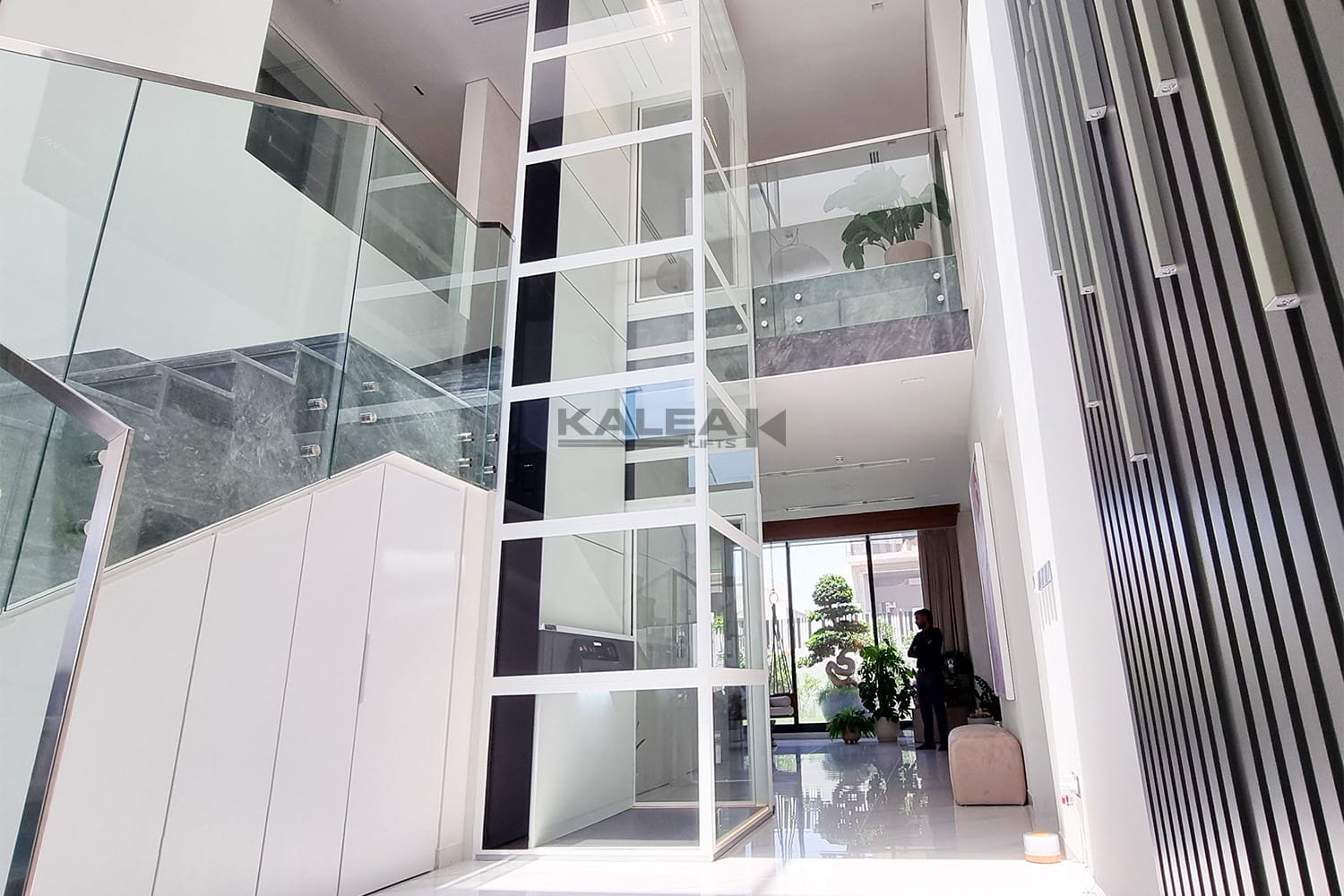 kosmos x90 1467 x 1000 2 ral9016 1 kosmos x90 1467 x 1000 2 ral9016 1