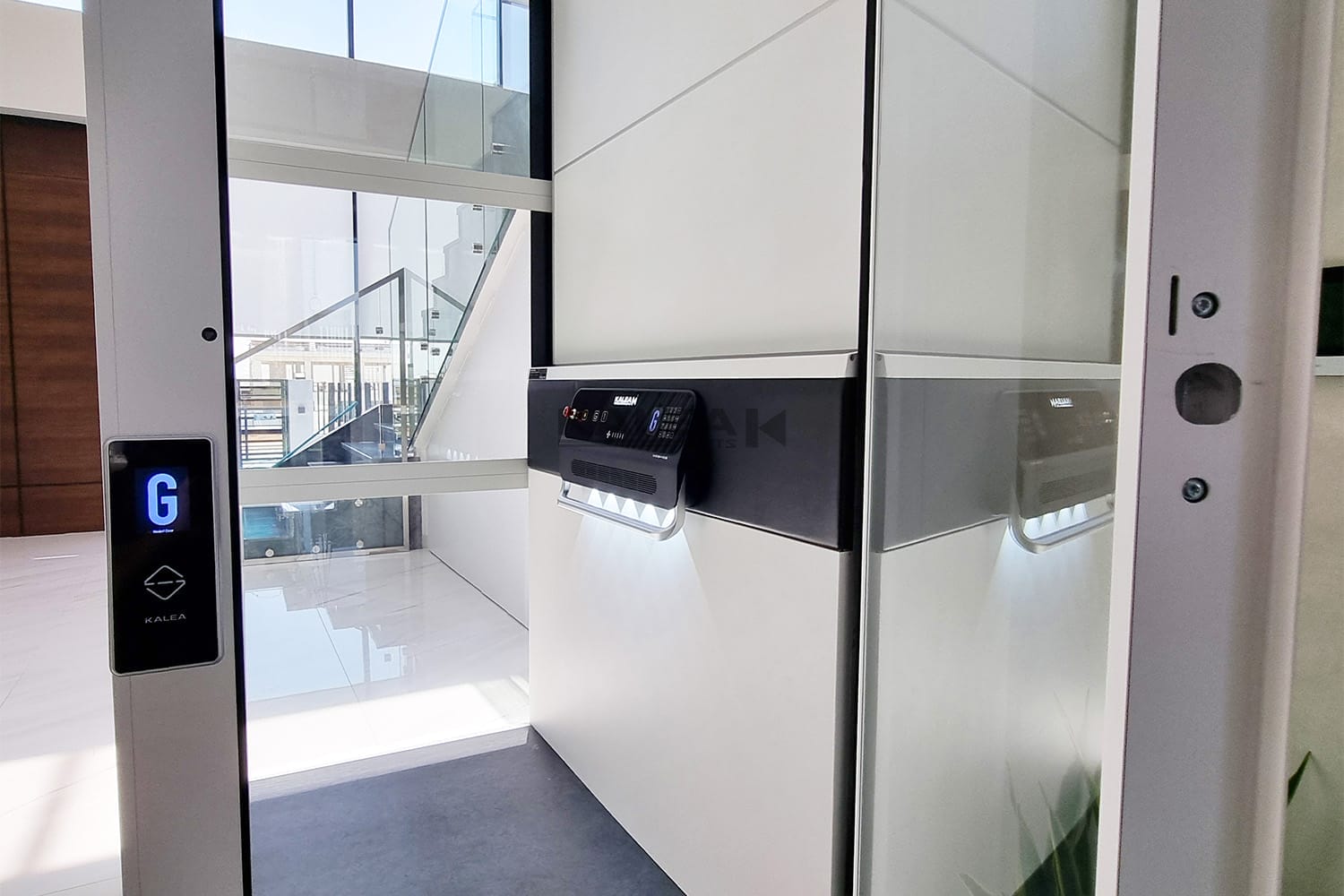 kosmos x90 1467 x 1000 2 ral9016 5 kosmos x90 1467 x 1000 2 ral9016 5