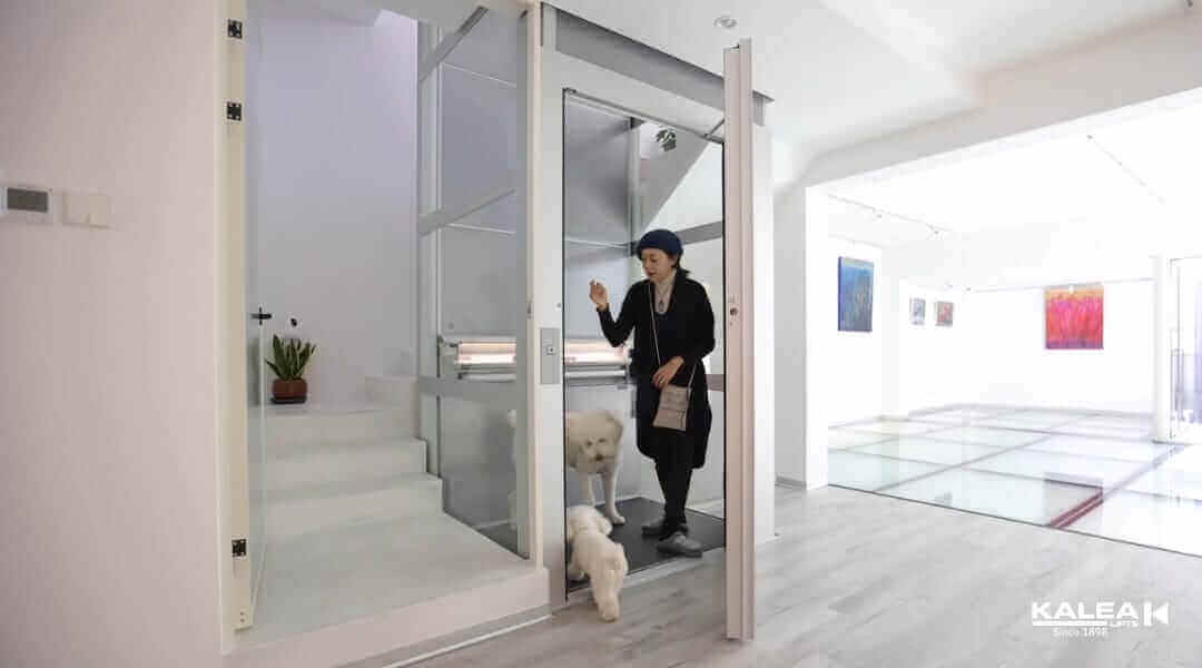 KALEA Lift ได้ออกแบบลิฟท์บ้านสำหรับผู้สูงอายุ