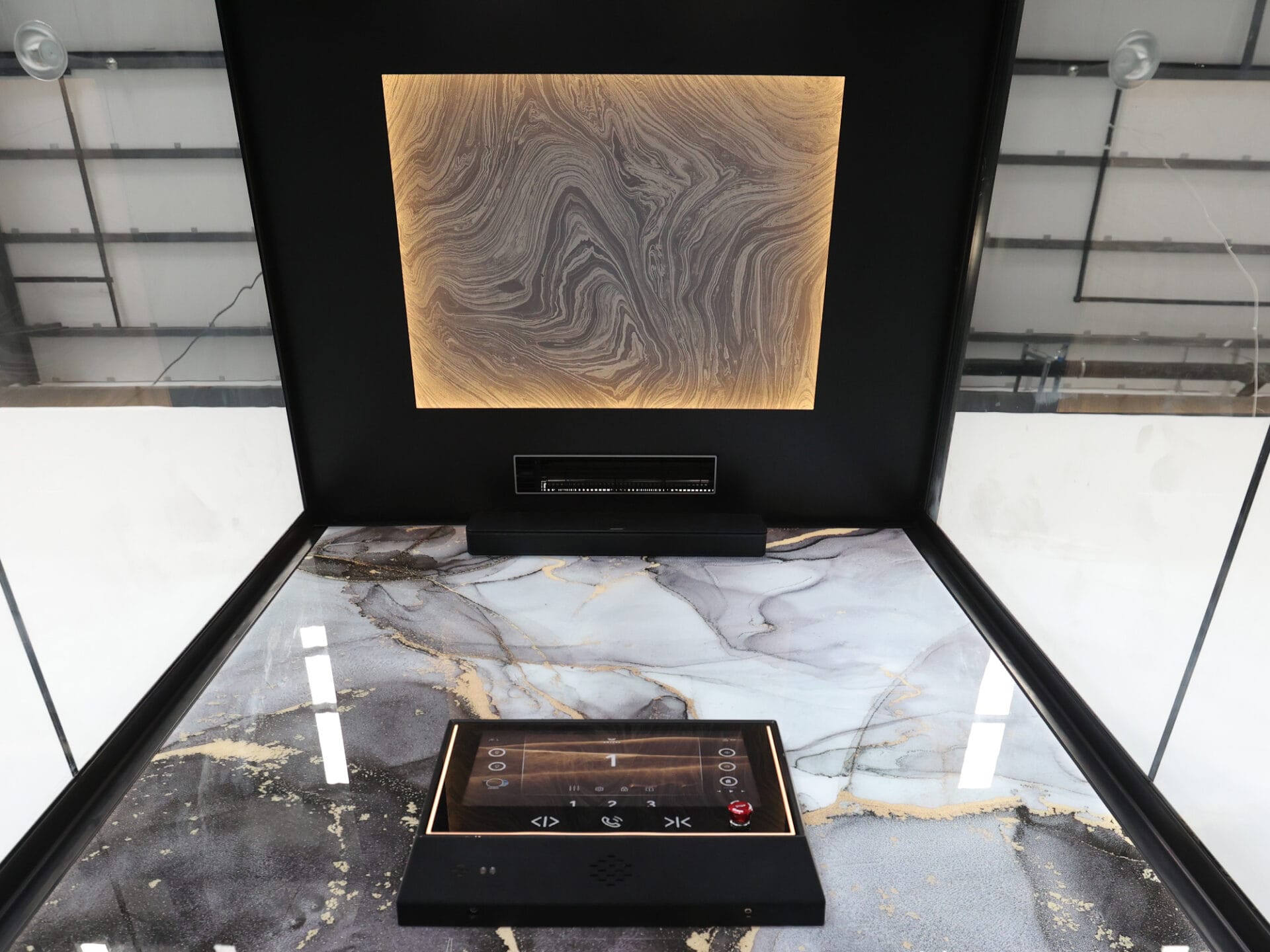 KALEA Lift & ANTERA Lift Ceiling แบบ Recessed Light ที่ออกแบบให้เป็นไฟ LED แบบฝังดูทันสมัยแต่ยังคงสไตล์นอร์ดิก แสงไฟสามารถปรับเปลี่ยนสีของแสงไฟ