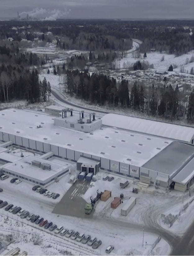 โรงงานการผลิต Gävle, Sweden โรงงานประวัติศาสตร์ของเราในเมืองเยฟเล ประเทศสวีเดน ตั้งอยู่ห่างจากกรุงสตอกโฮล์มไปทางเหนือเพียง 200 กม. โรงงานในสวีเดนของเราเน้นที่ลิฟต์ที่เข้าถึงได้ง่ายสำหรับตลาดยุโรปเป็นหลัก โดยมีลิฟต์บ้านระดับไฮเอนด์รุ่นพิเศษ