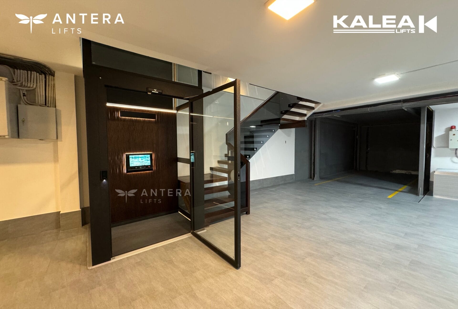 ลิฟท์บ้านพรีเมียม แบบแพลตฟอร์ม รุ่น ANTERA Z85